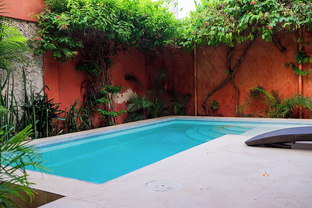 Hotel Casa San Angel 64/68