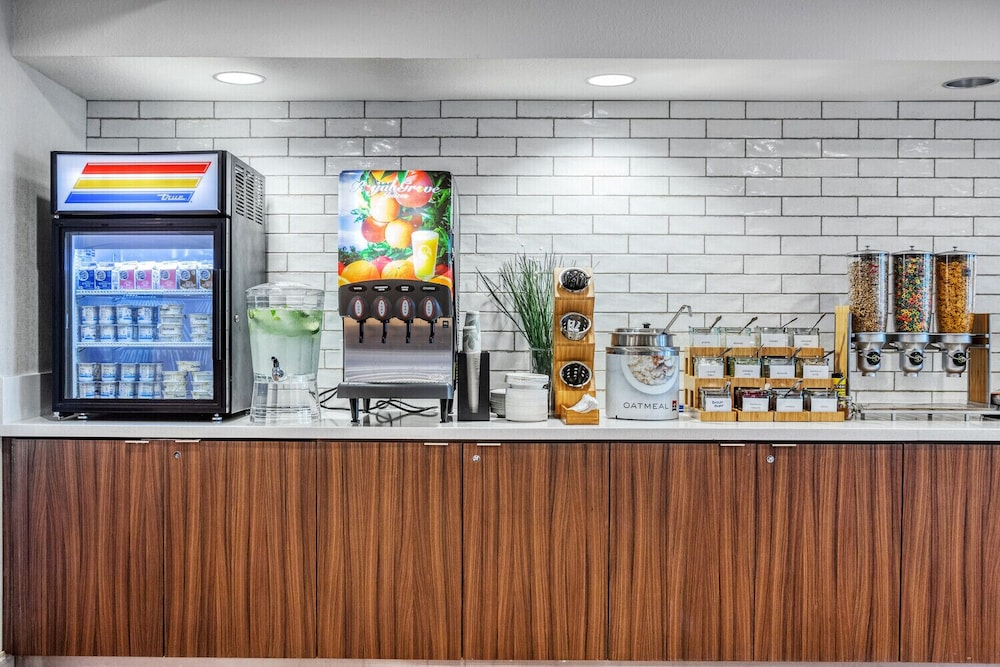 Fairfield Inn & Suites by Marriott Penticton 8/50