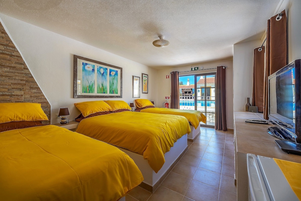 Casa Dos Ninos 8/37