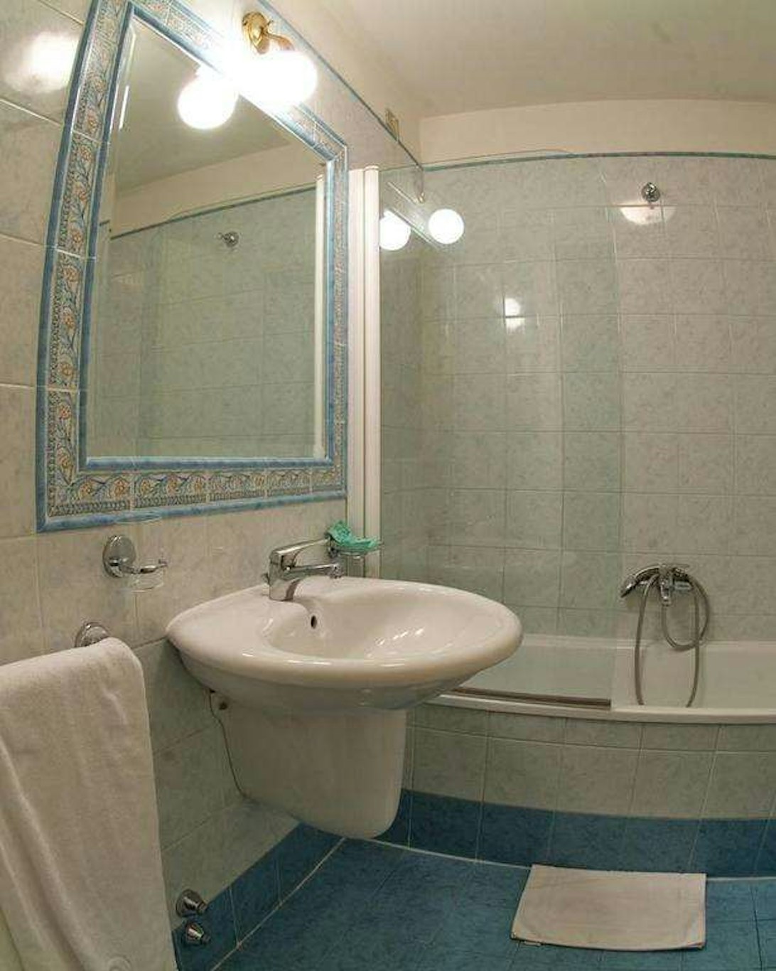 Hotel Laura 54/55