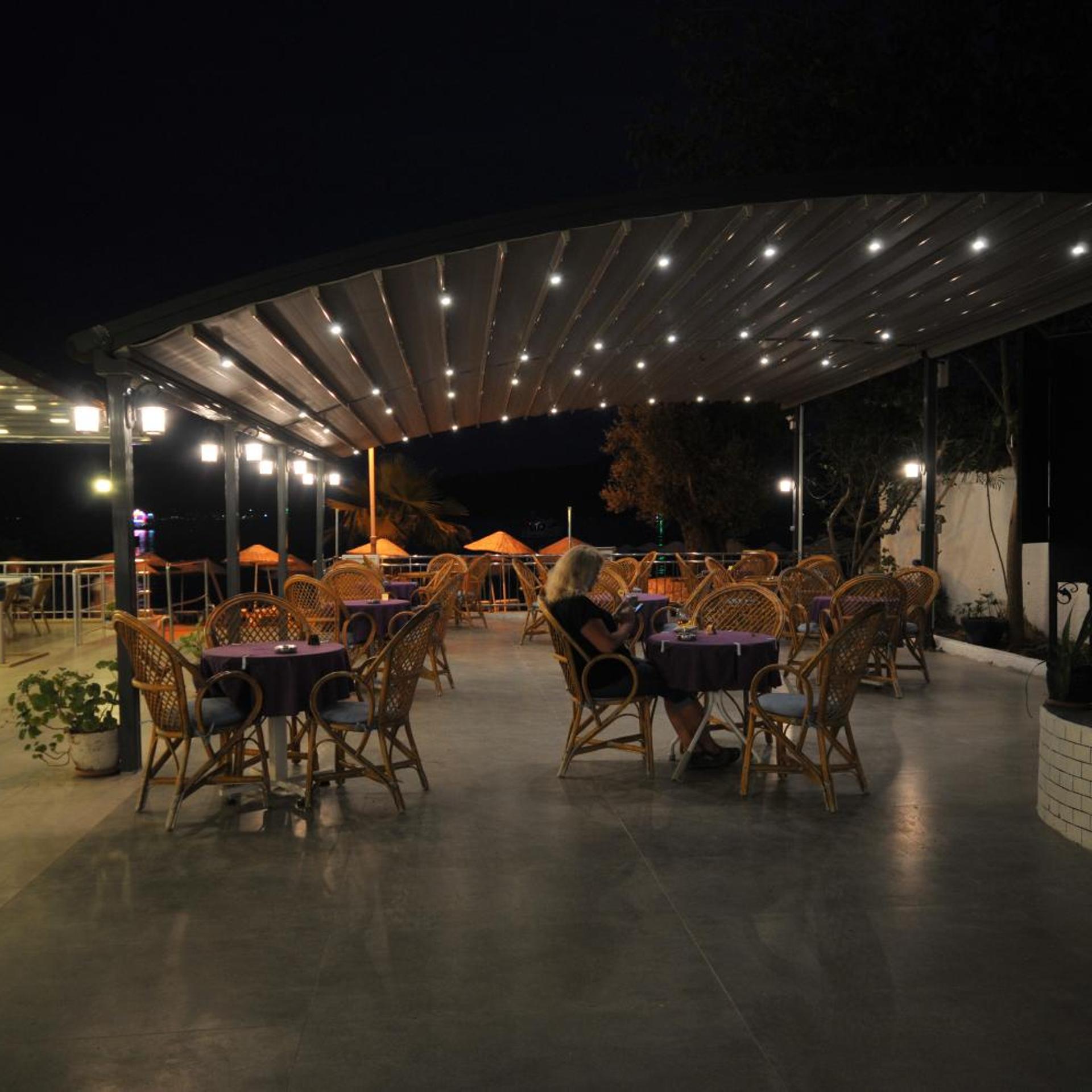 Amos Hotel 41/54