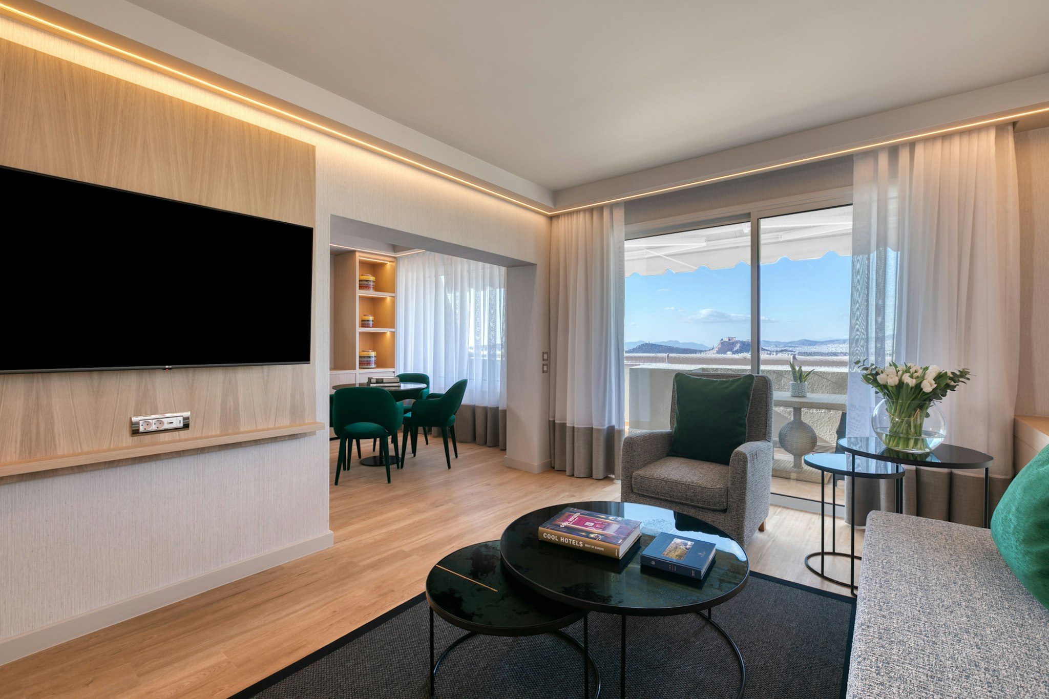 Divani Caravel Hotel 61/87