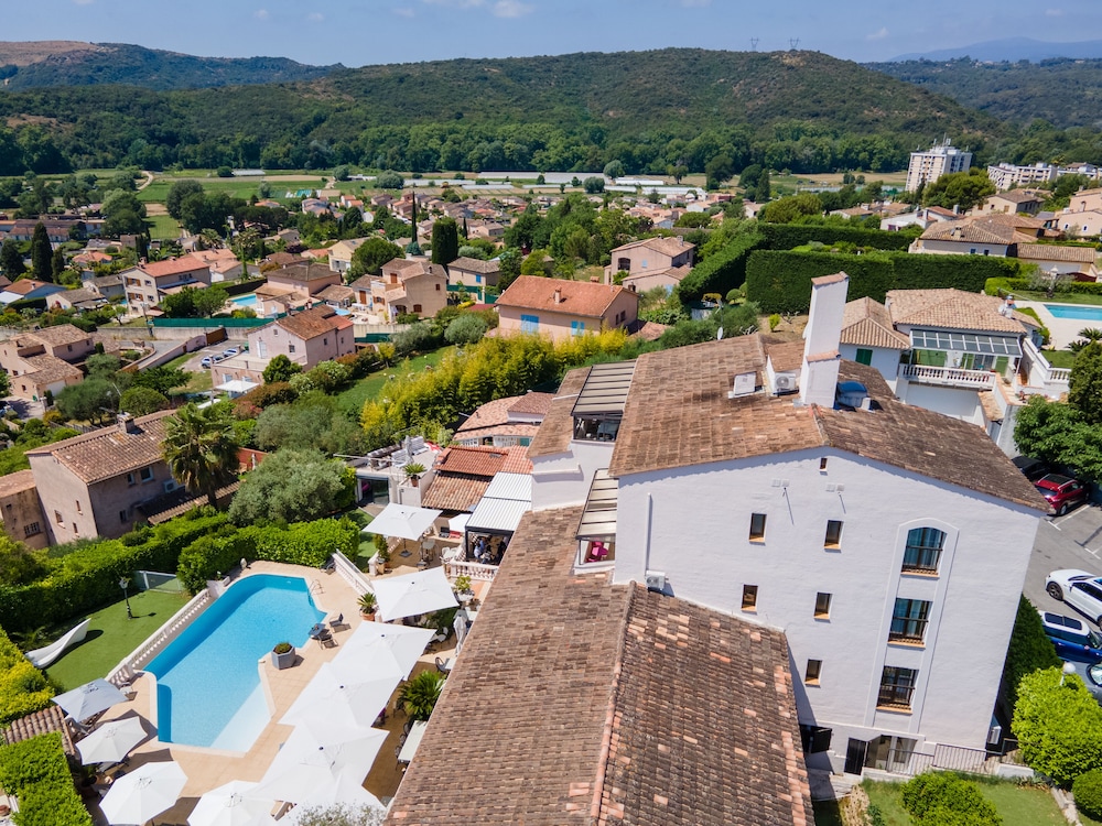 Hotel Perla Riviera 39/48