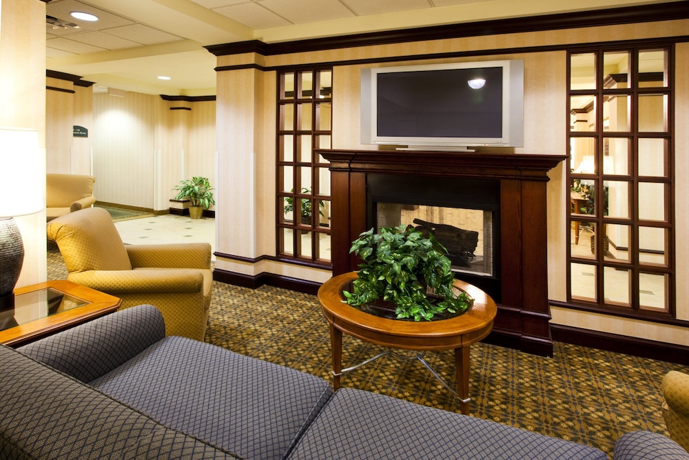 Holiday Inn Express Syracuse Airport 43/65