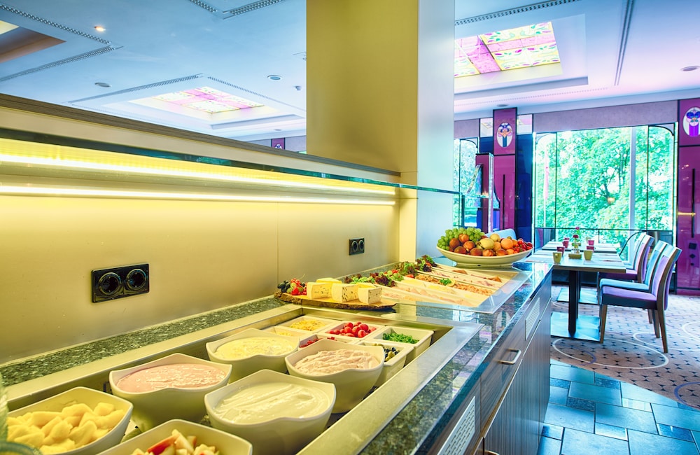 Leonardo Hotel Munich Arabellapark Ex Holiday Inn Munich Effnerstrasse 53/65