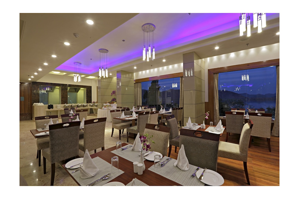 Regenta Central Jaipur 25/40