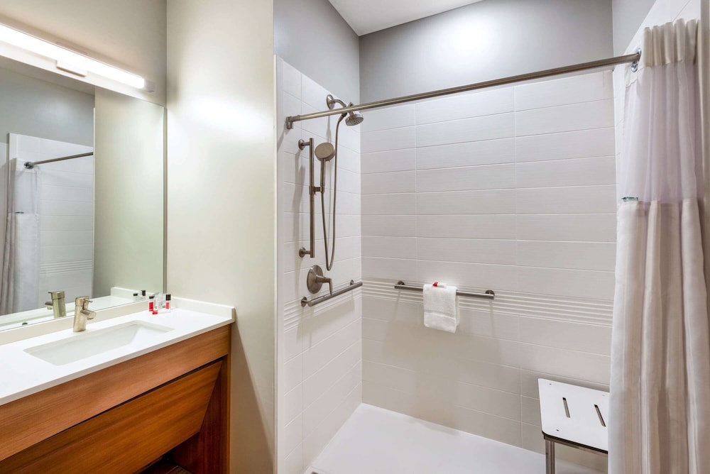 Microtel Inn and Suites by Wyndham Farmington 29/30