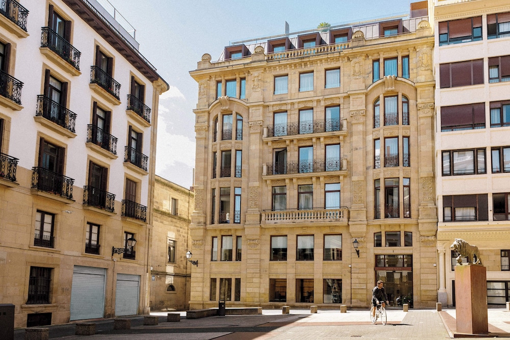 Lasala Plaza Hotel 42/50