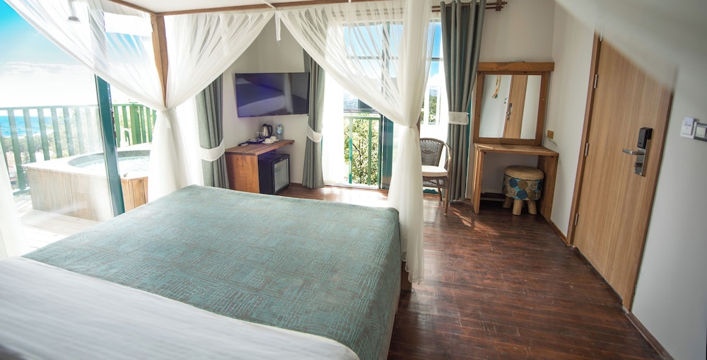 Private, Queen Bed, Hot Tub، Symbola Oludeniz Beach Hotel 6/10
