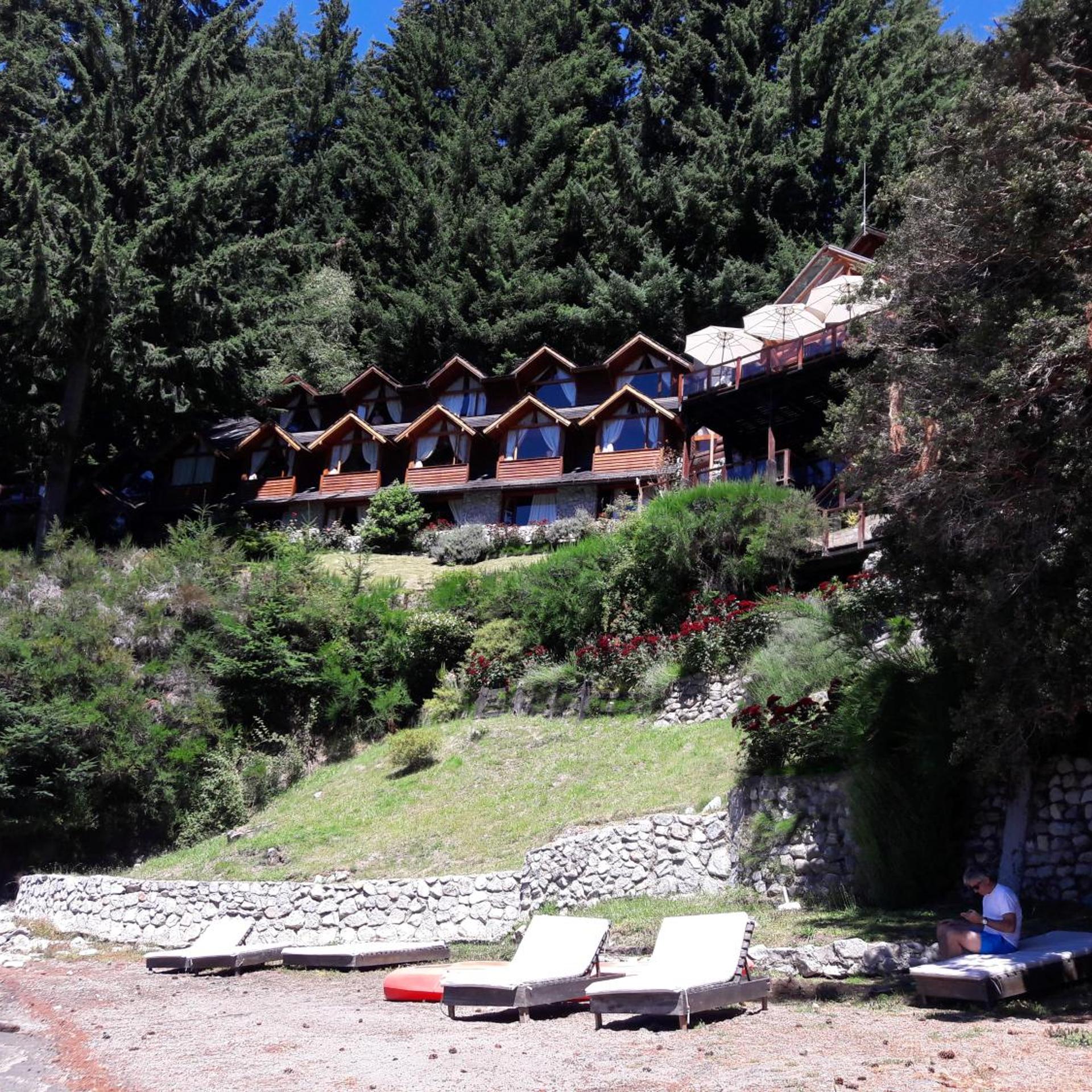 Dos Bahias Lake Resort 35/48