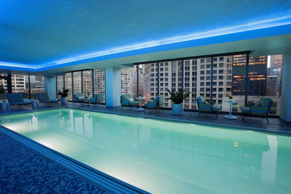Hotel 505 River North 3/75