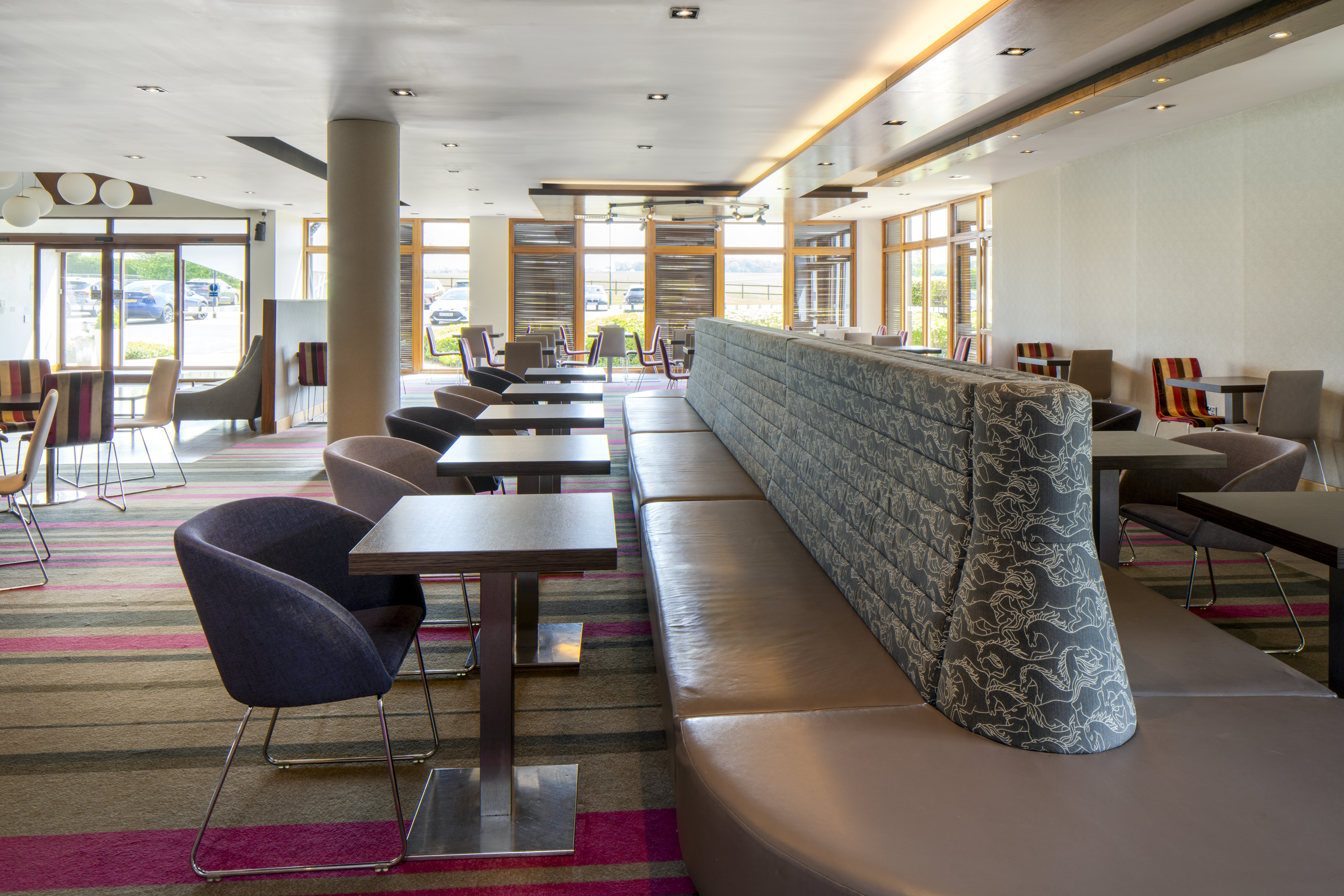Holiday Inn Express London Epsom Downs 41/69