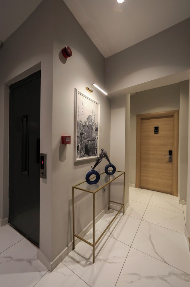 Dove Hotel 28/47