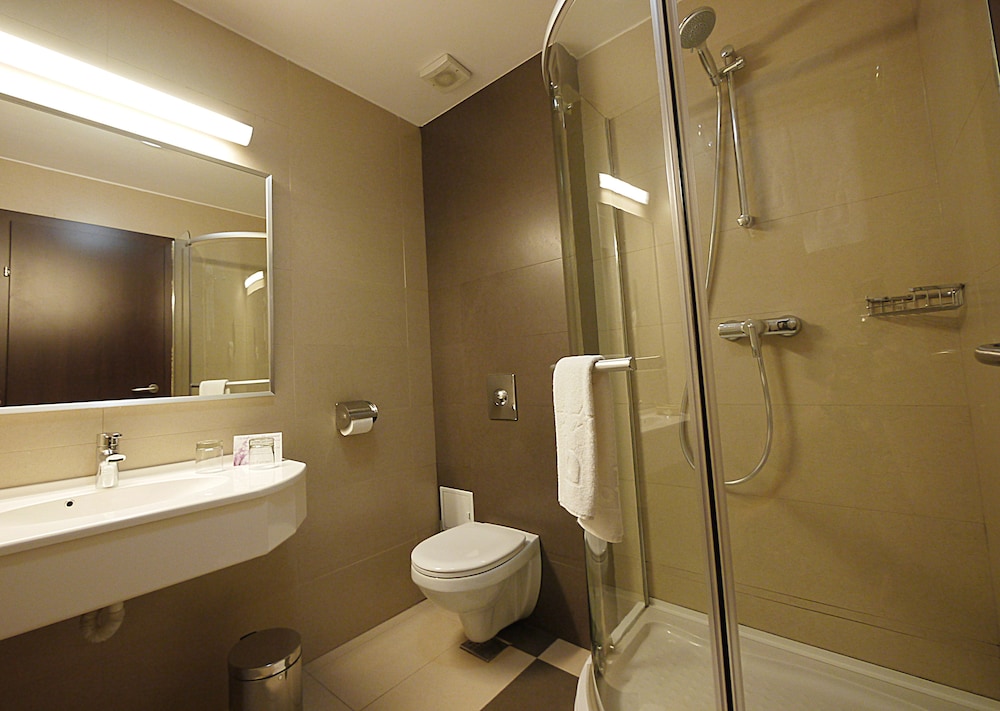 Berthelot Hotel 46/48