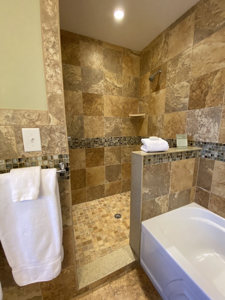 Showers Inn 68/71
