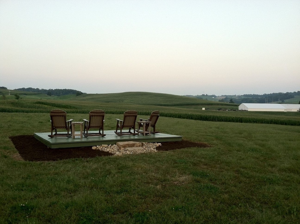Carlisle Inn Sugarcreek 8/58