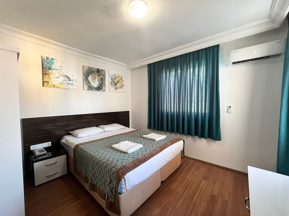 LOFT, FAMILY, 1 DOUBLE AND 1 SINGLE OR 3 SINGLE BEDS