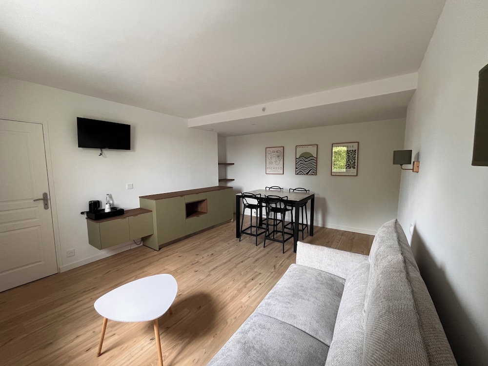 Brit Hotel Guingamp L Armor 26/50