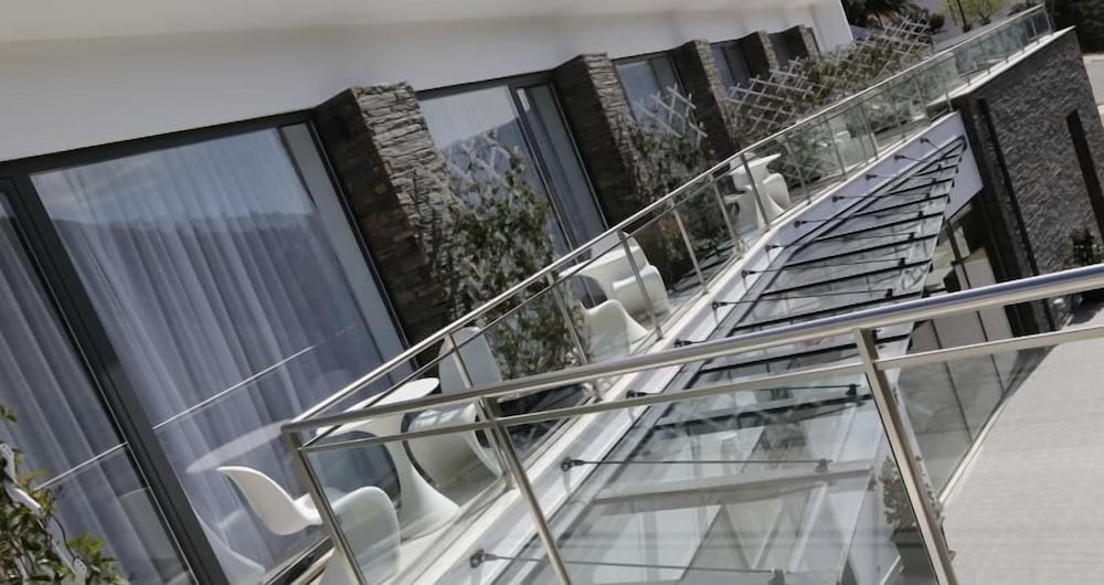 LBV HOUSE HOTEL 4/50