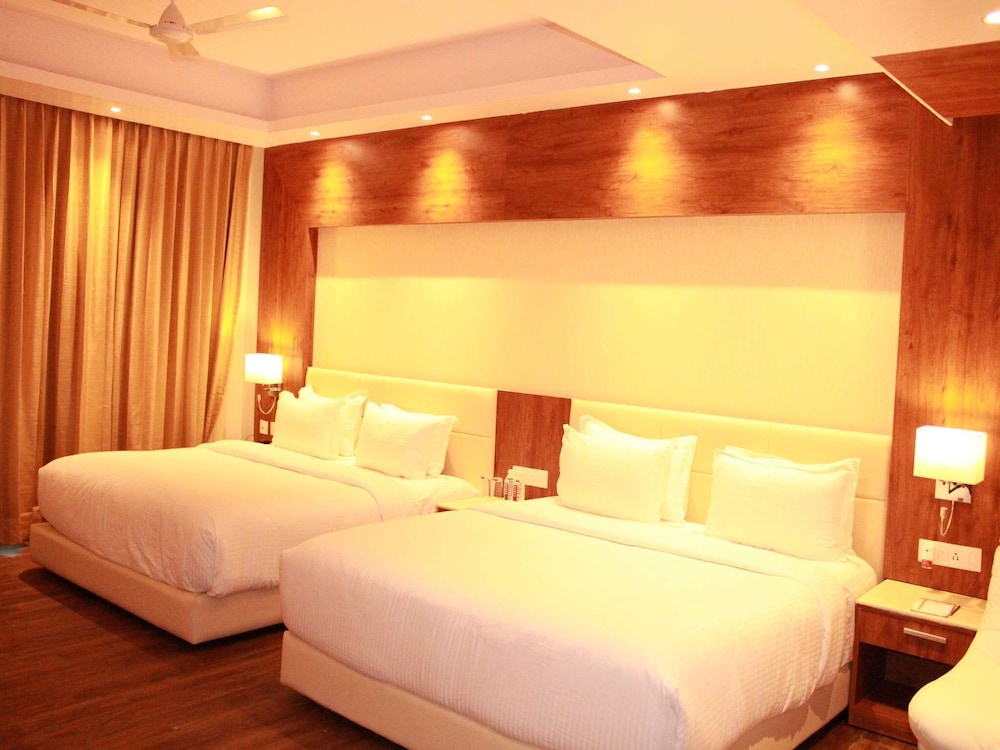 Sarovar Portico Somnath 24/72