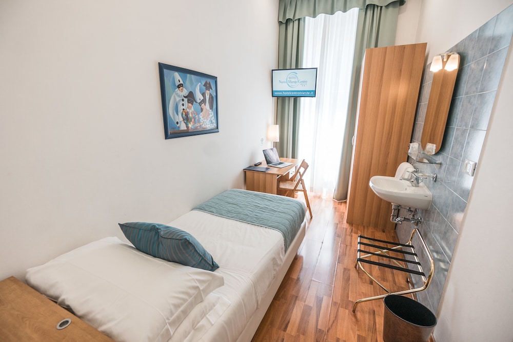 Nuovo Albergo Centro 9/50