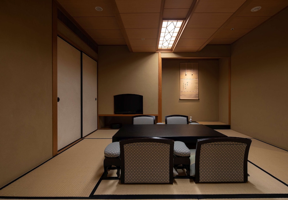 GRAND HYATT FUKUOKA 60/66