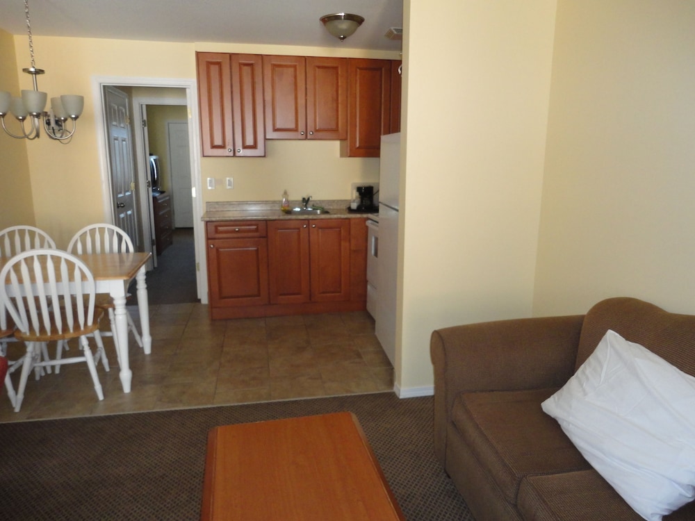 Sahara Courtyard Inn Penticton 61/77