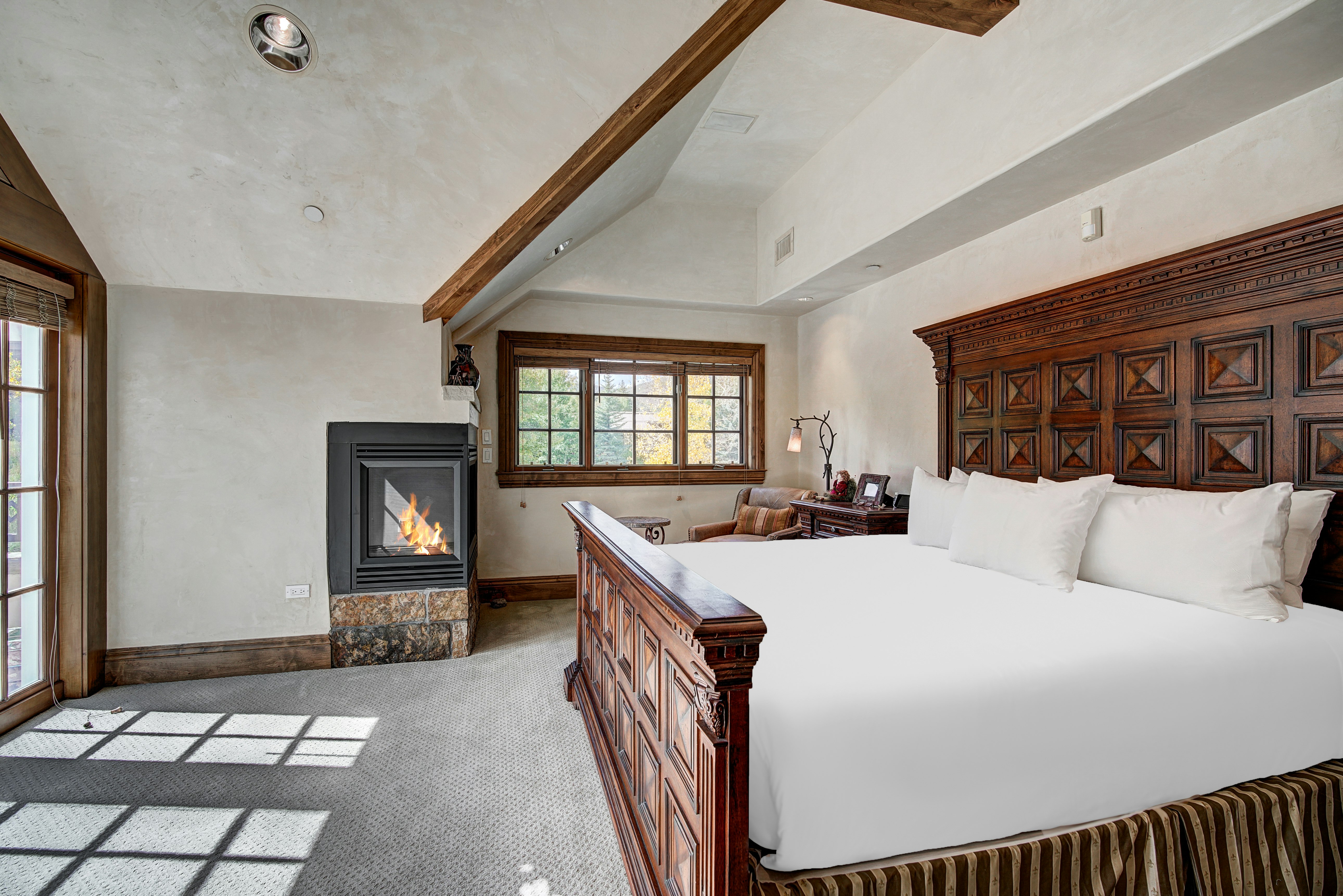 Lodge at Vail Rock Resorts 32/81