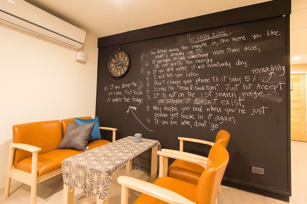 Lazy Sunday Hostel 30/50