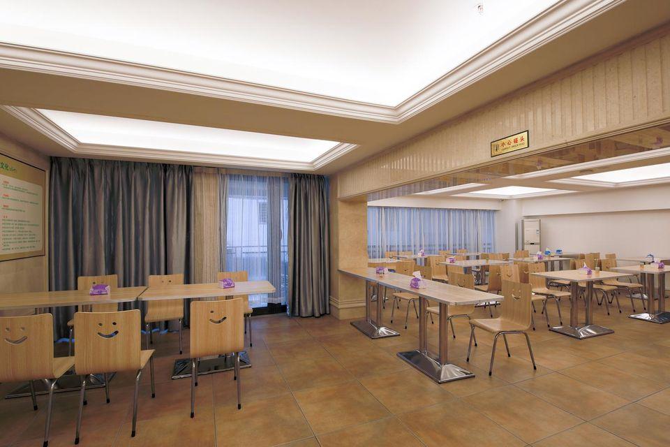 Vienna Hotel (Dongguan East Bus Station) 32/41