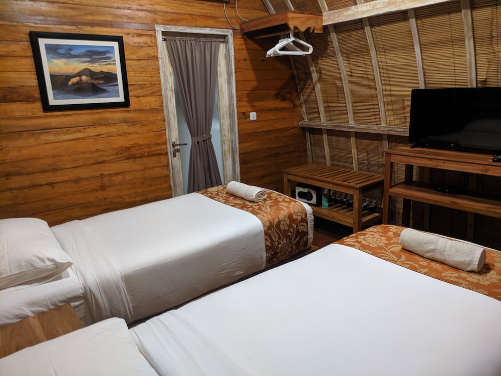 Paradesa Villa 4/36