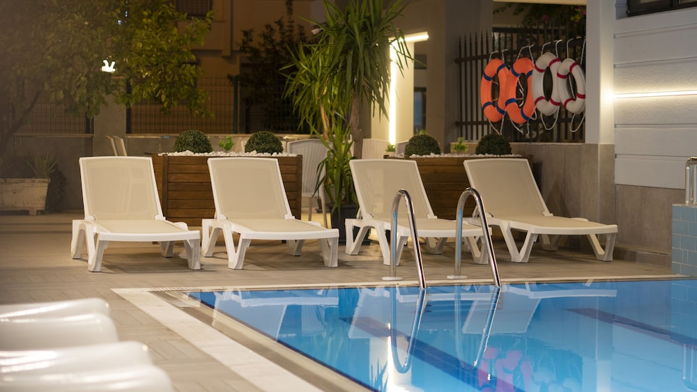 OPERA Boutique Hotel 11/24