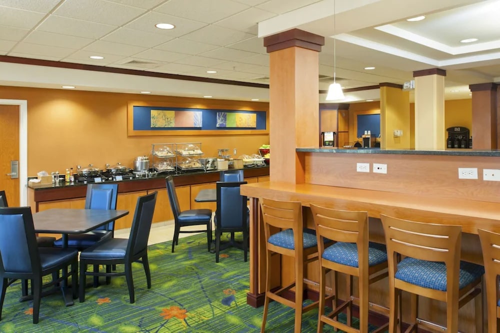 Fairfield Inn Suites Muskegon Norton Shores 38/48