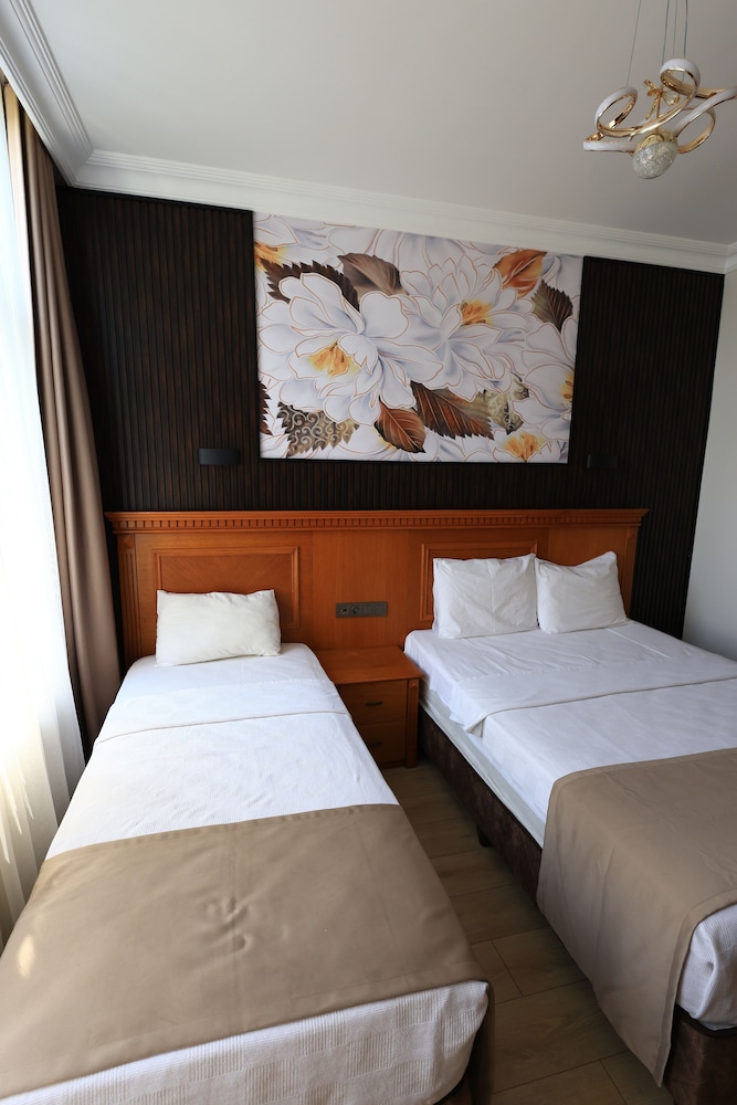 Hotel New House 35/68