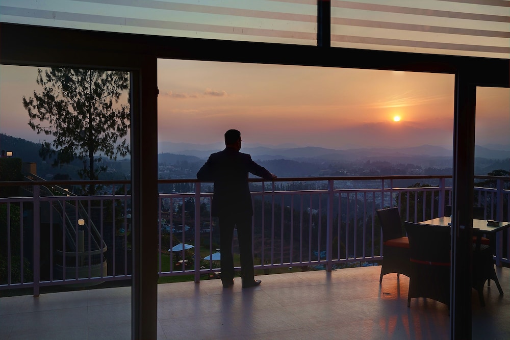 Sinclairs Retreat Ooty 32/66