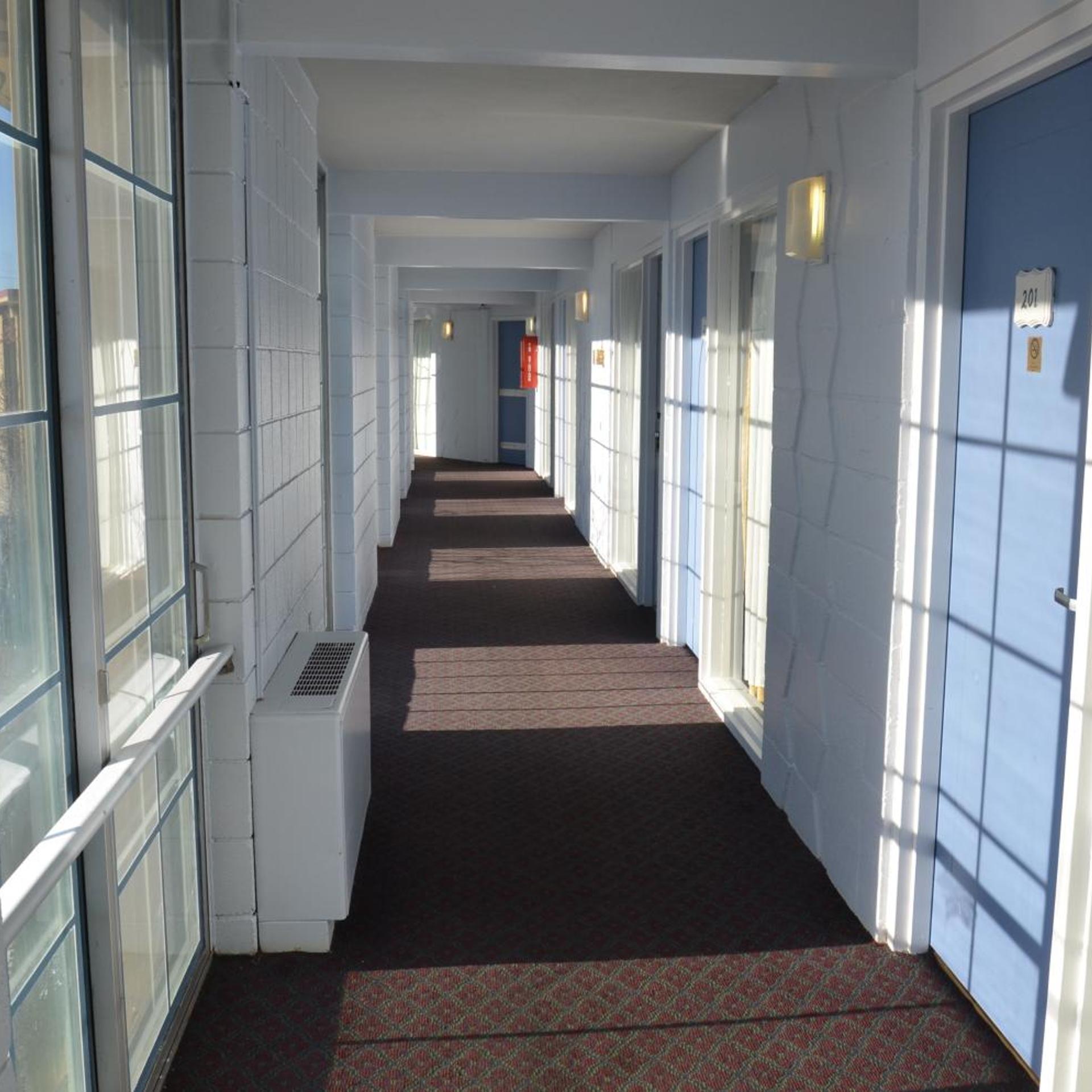 Red Carpet Inn & Suites 9/50