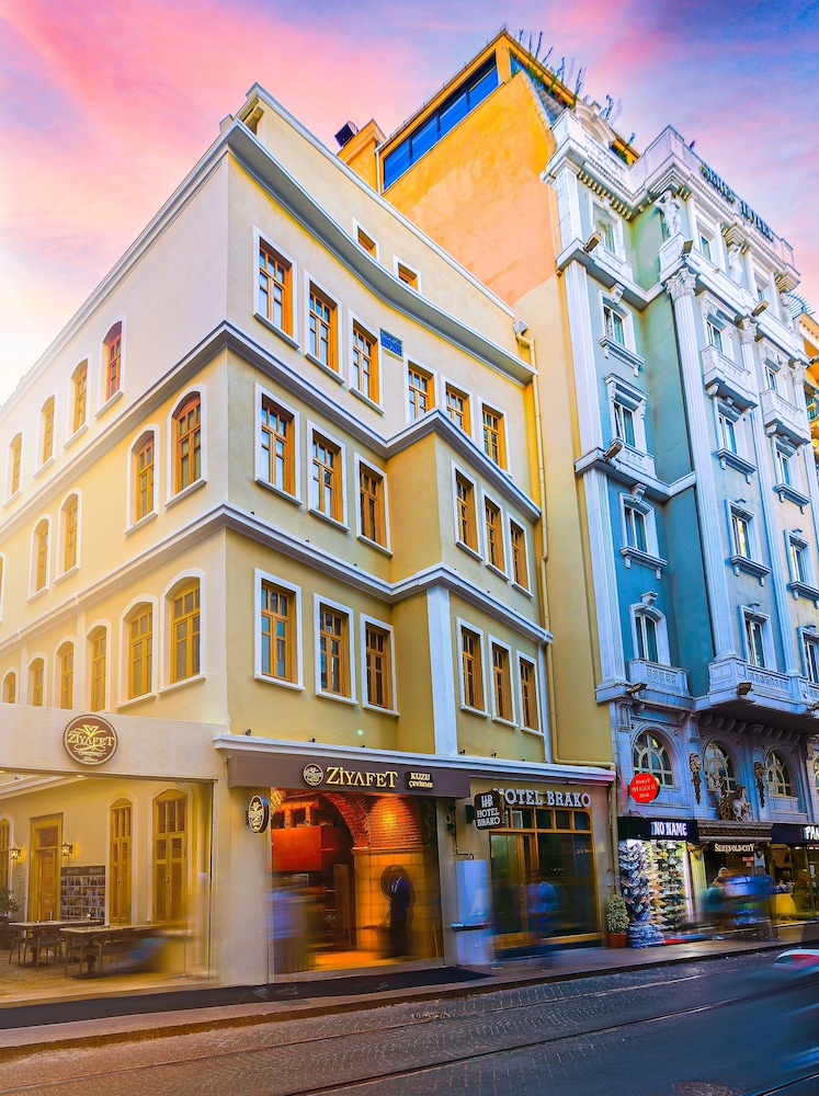 Brako Hotel 6/43