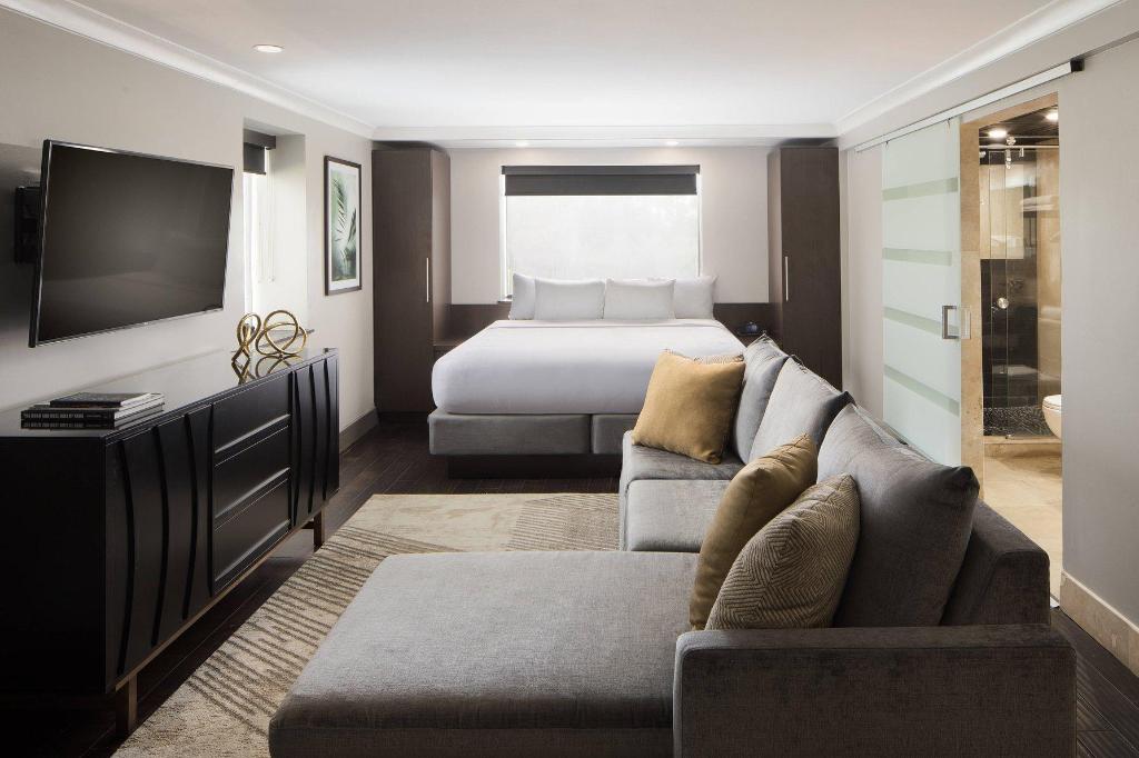 Sapphire, Suite, King Bed