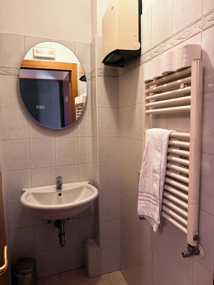 Hotel Adua 62/62