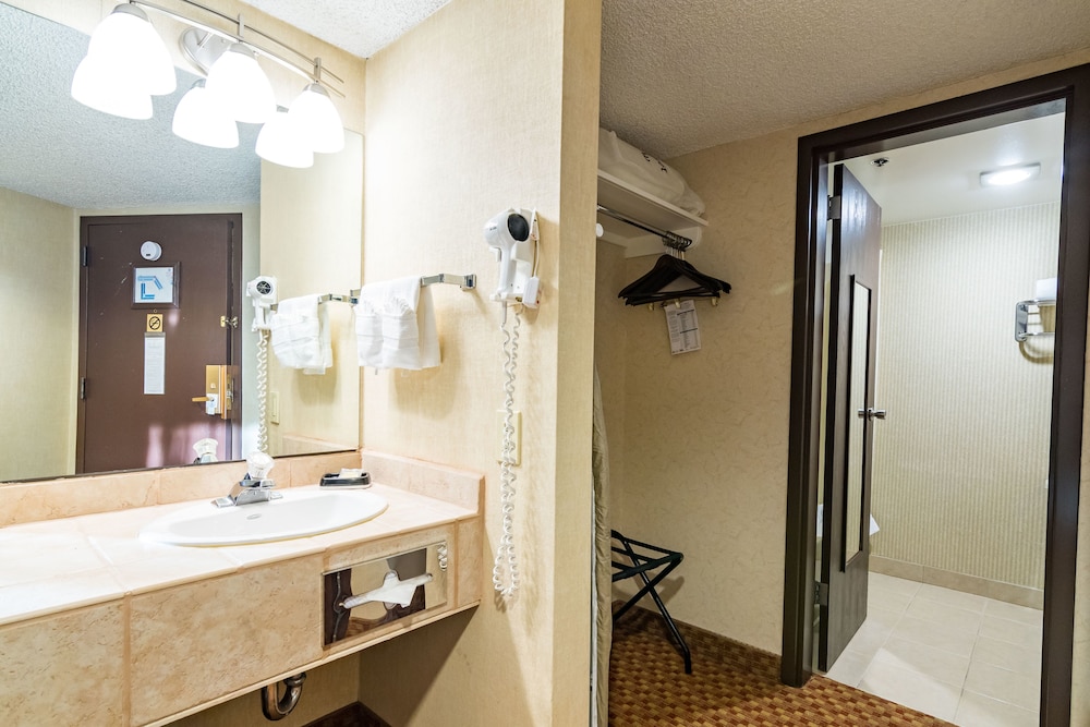 SureStay Plus Hotel by Best Western Reno Airport 27/91