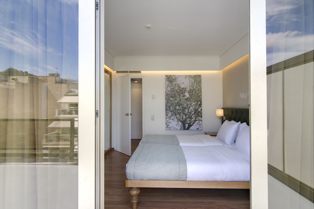 Titania Hotel 13/48