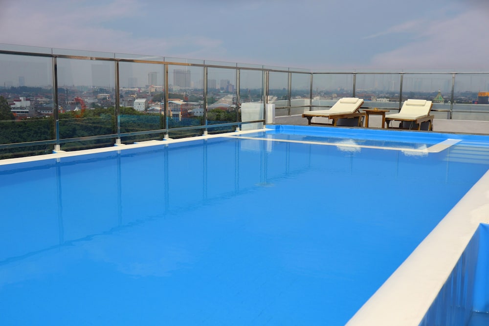 Pakons Prime Hotel 33/60