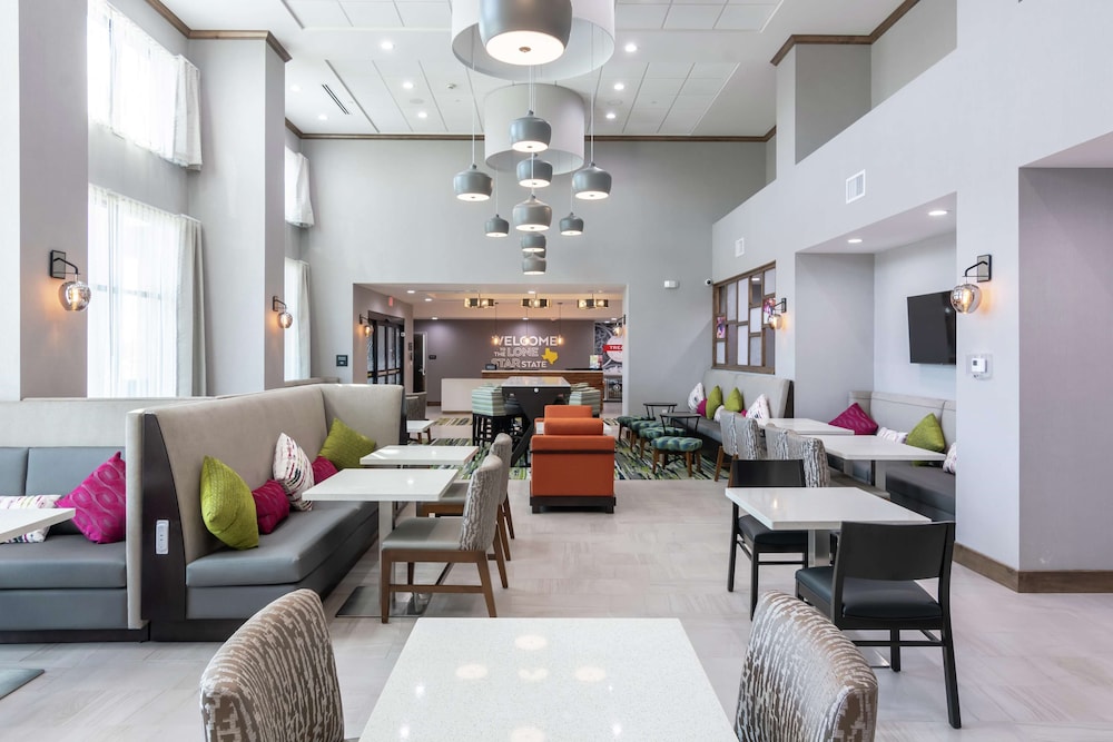 Hampton Inn & Suites Dallas East TX 33/45