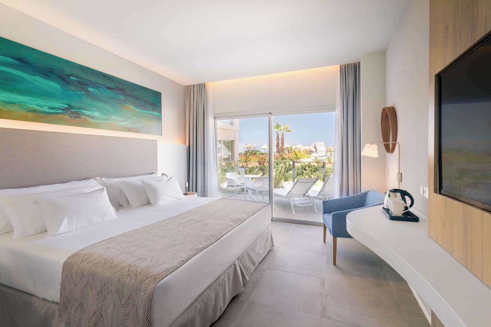 Room, Double Bed, Pool Access