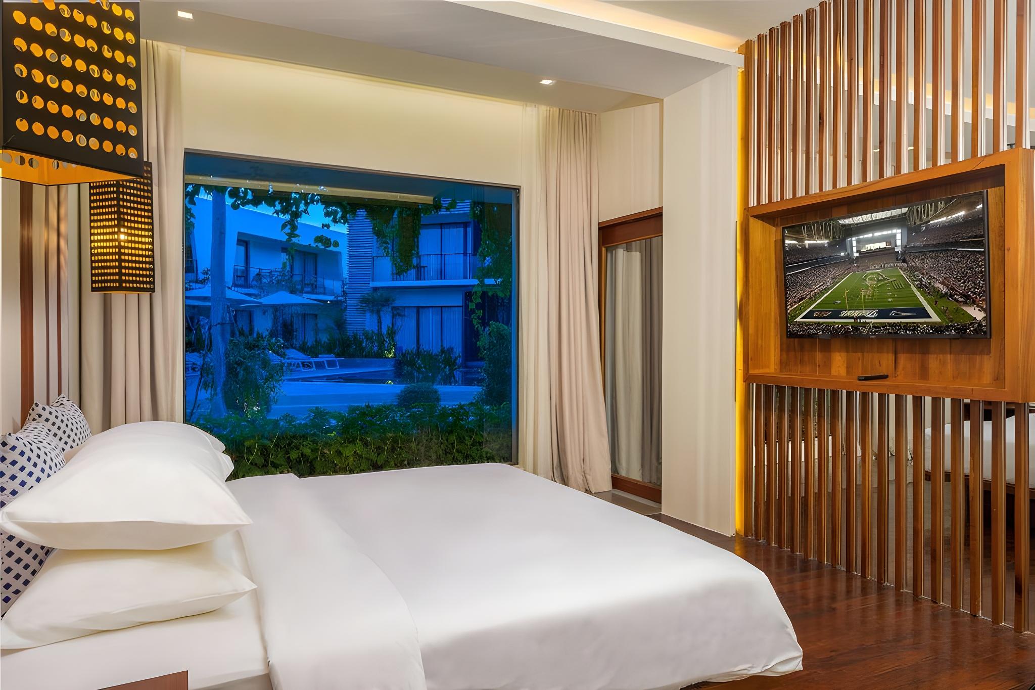 Private, Suite, Villa