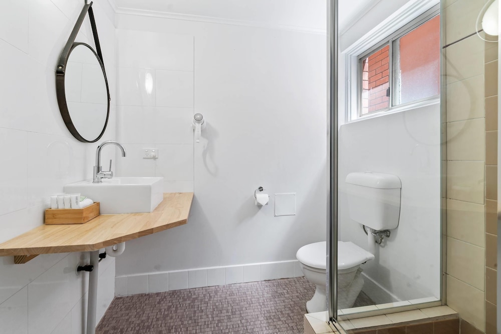 غرفة قياسية بسرير كوين وسرير فردي، Comfort Inn Commodore Albury 5/6