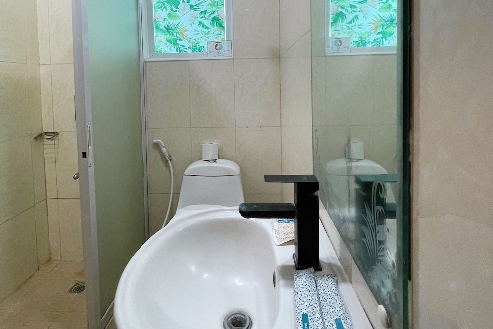 Diamond Spring Hotel 49/51