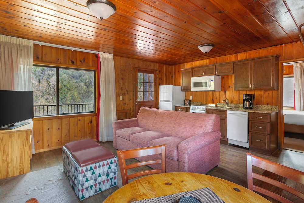 Kohls Ranch Lodge 38/57
