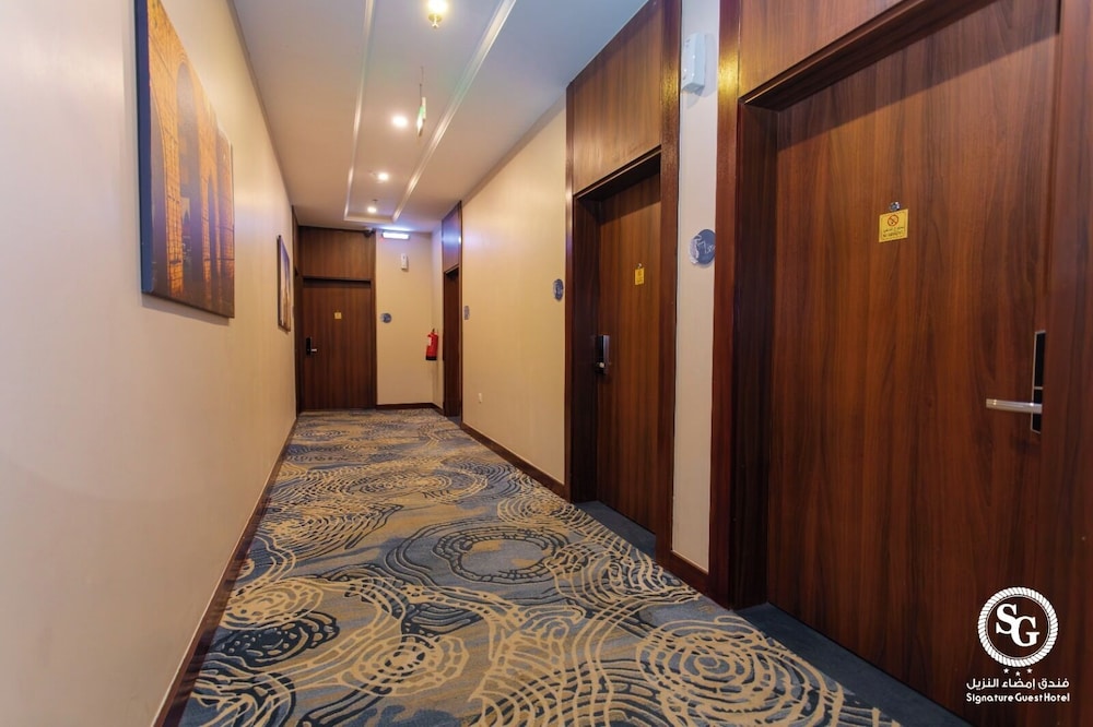 Signature Guest Hotel 5/50
