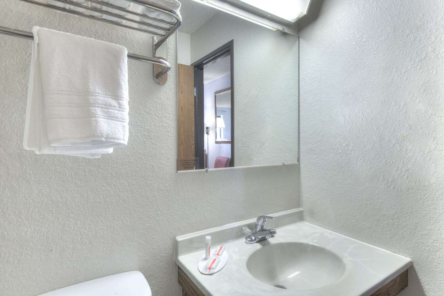 Super 8 By Wyndham Augusta 19/20